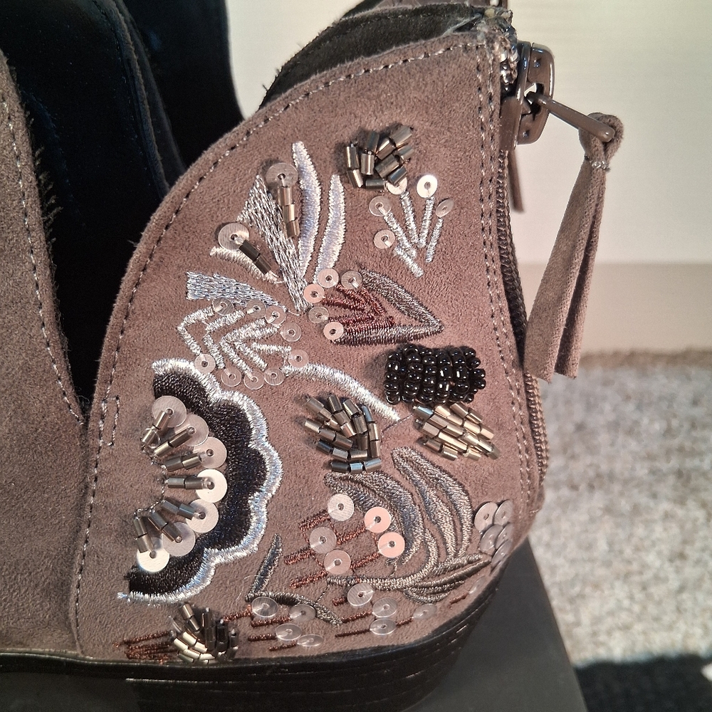 Womens Kenneth Cole REACTION Loop Embellished Here We Go Ankle Boots Size 8.5